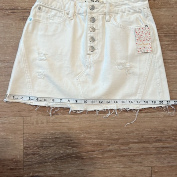 NWT - Free People Destroyed Denim Mini Skirt Size - 28 - Picture 10 of 12